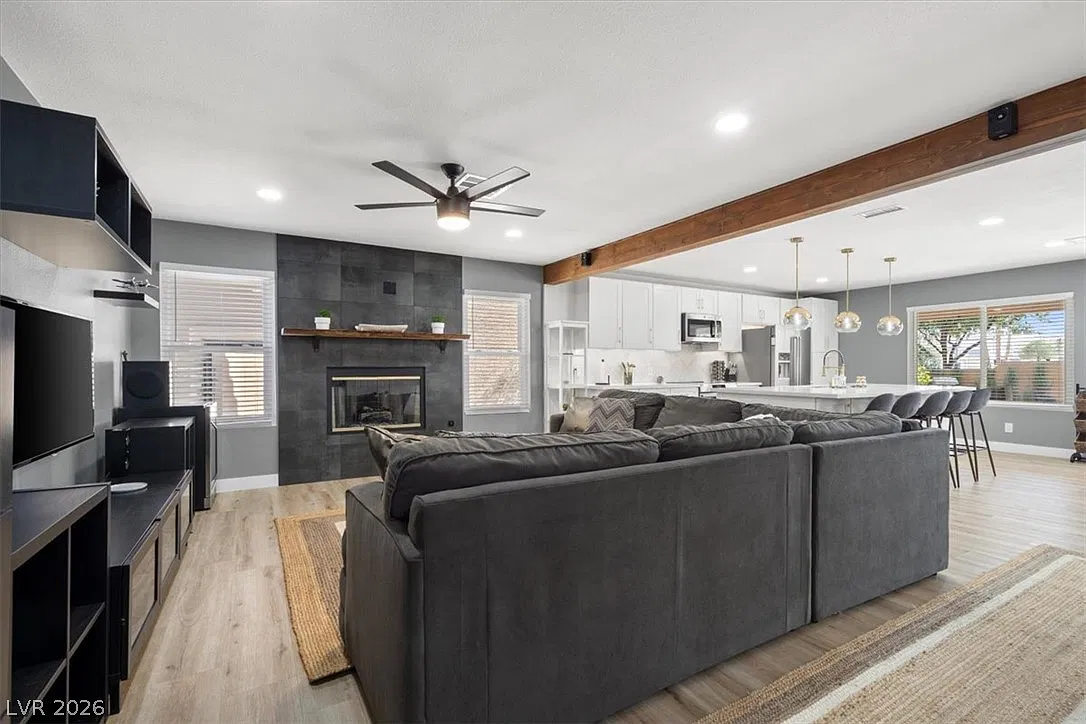 3 bed, 3.0 bath, 1870 sqft, $3,500 — Photo 4