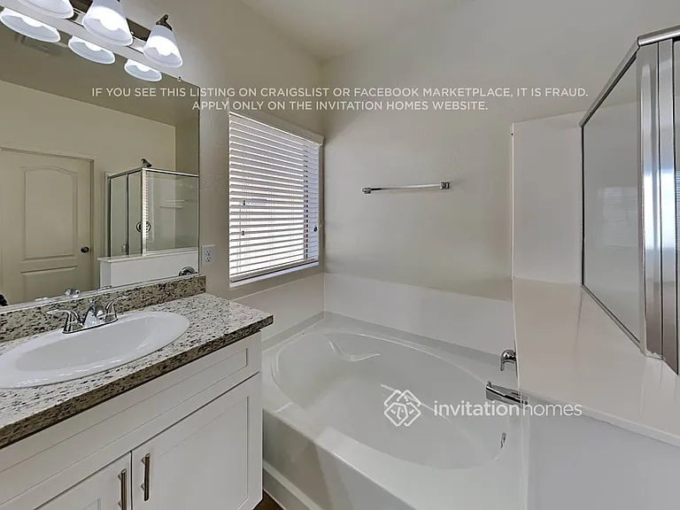 10821 W Madison St — Photo 15