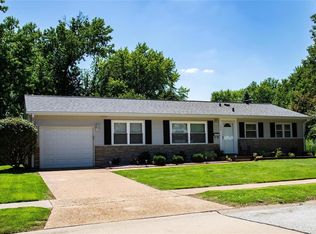 704 Bellflower Dr, Hazelwood, MO
