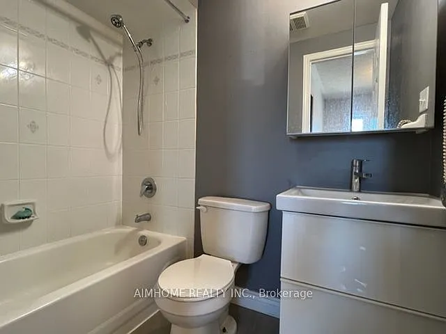 9013 Yonge St — Photo 21