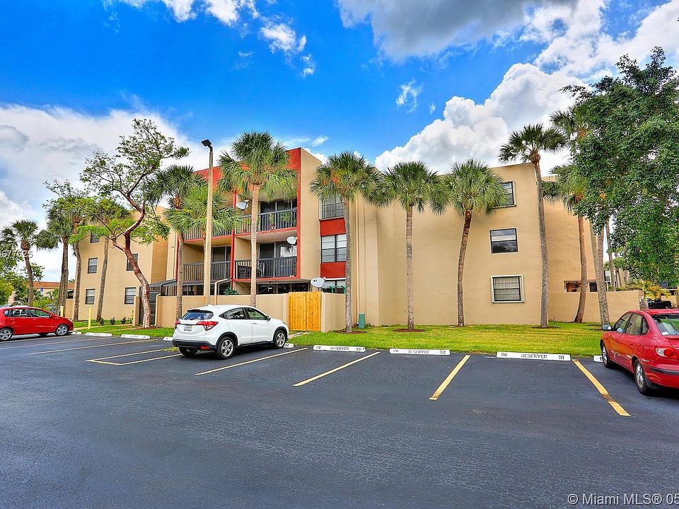 1st image of 10825 SW 112th Ave APT 213