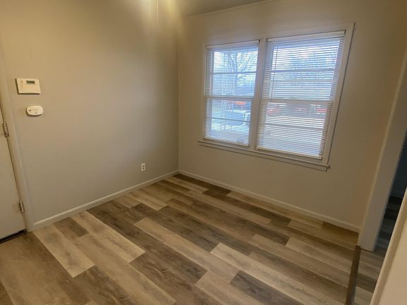 4th image of 4120 Bradley Dr