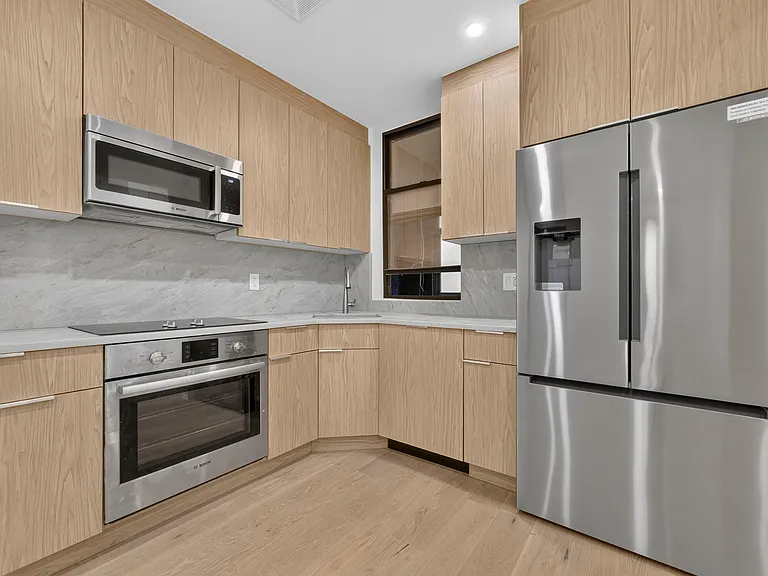 205 8th Ave #2F — Photo 7