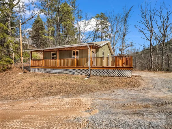 208 Pansy Pl, Waynesville, NC 28785