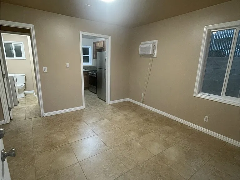 37 S Sierra Madre Blvd — Photo 2