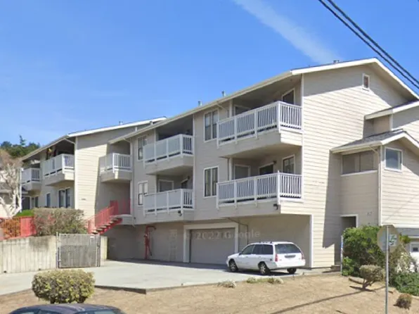 694 Roberts Rd APT A, Pacifica, CA 94044