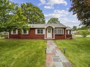 89 6th St, Norwood, MA 02062