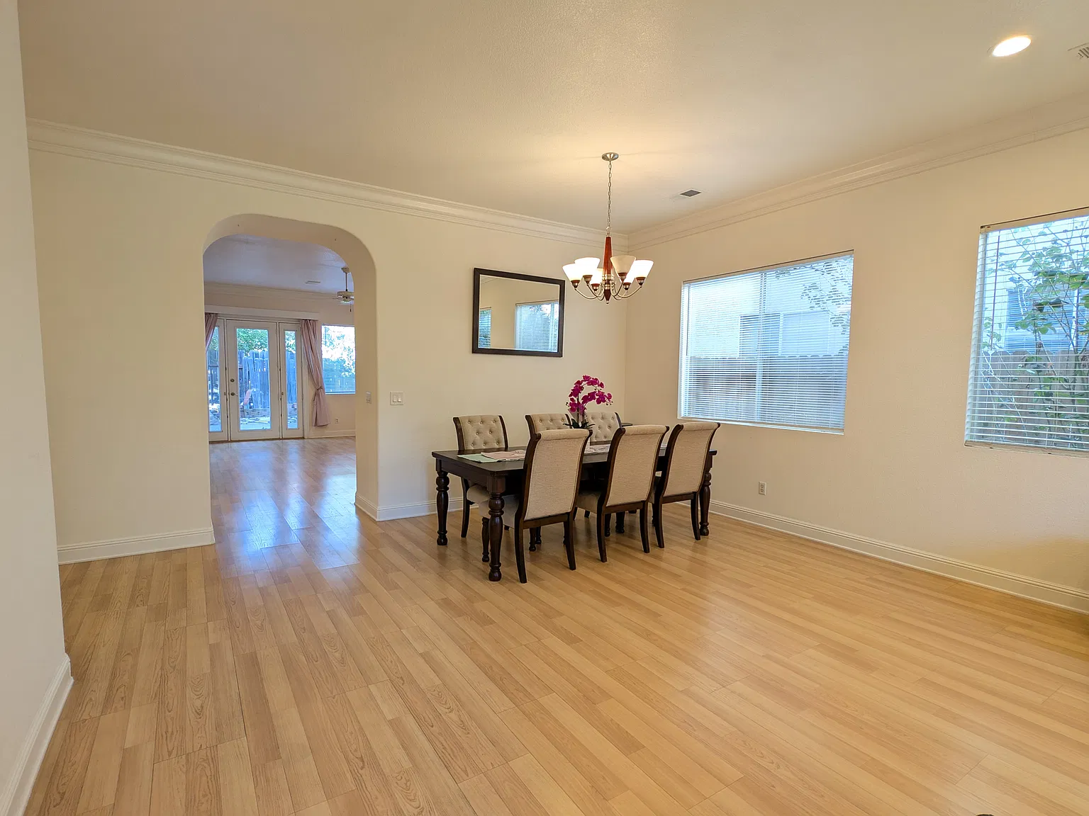 3 bed, 2121 sqft, $3,000 — Photo 4