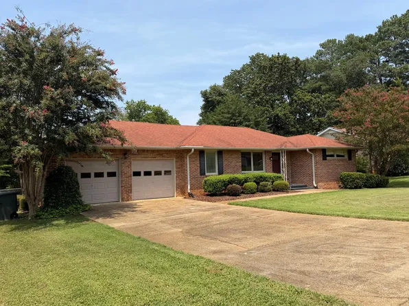 524 Graycroft Dr SW, Huntsville, AL 35802