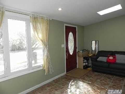 3rd image of 350 Bayside Ave