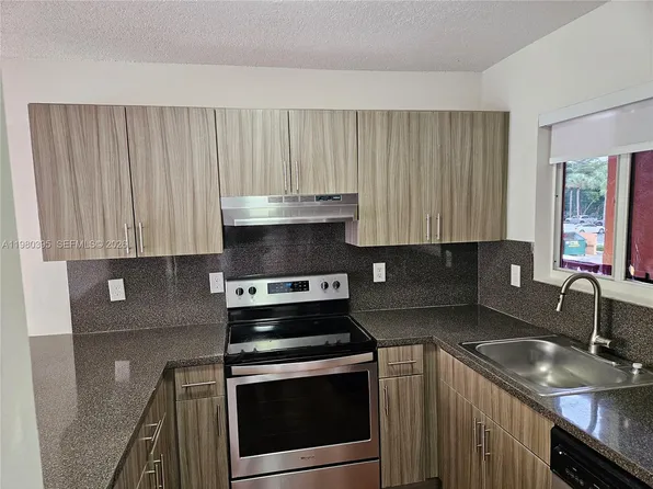 6235 Kendale Lakes Cir #237, Miami, FL 33183