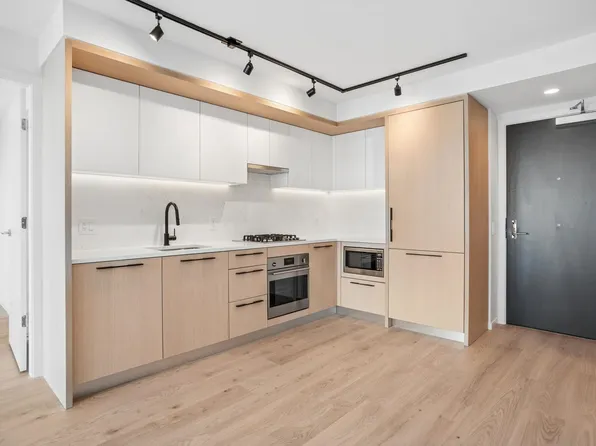 5189 Earles St #753, Vancouver, BC V5R 3P9