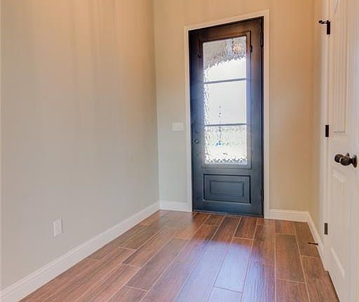 3rd image of 713 Wintergreen Dr