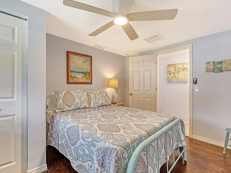 6061 Border Ln — Photo 23