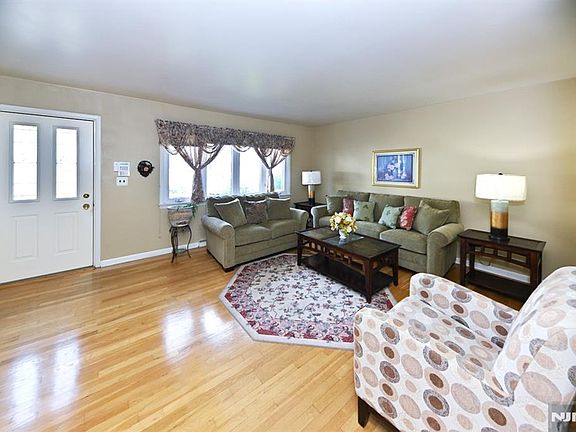 3rd image of 156 Clinton Street