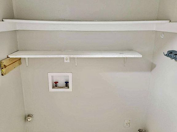 5th image of 1661 Horseshoe Dr APT A