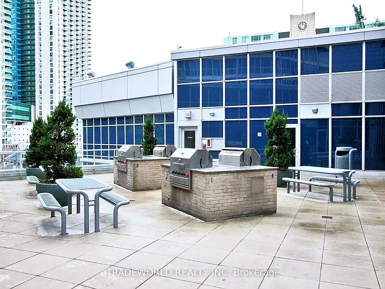 8 York St #1009 — Photo 22