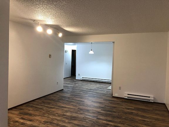4th image of 2831 8th Ave NE #A