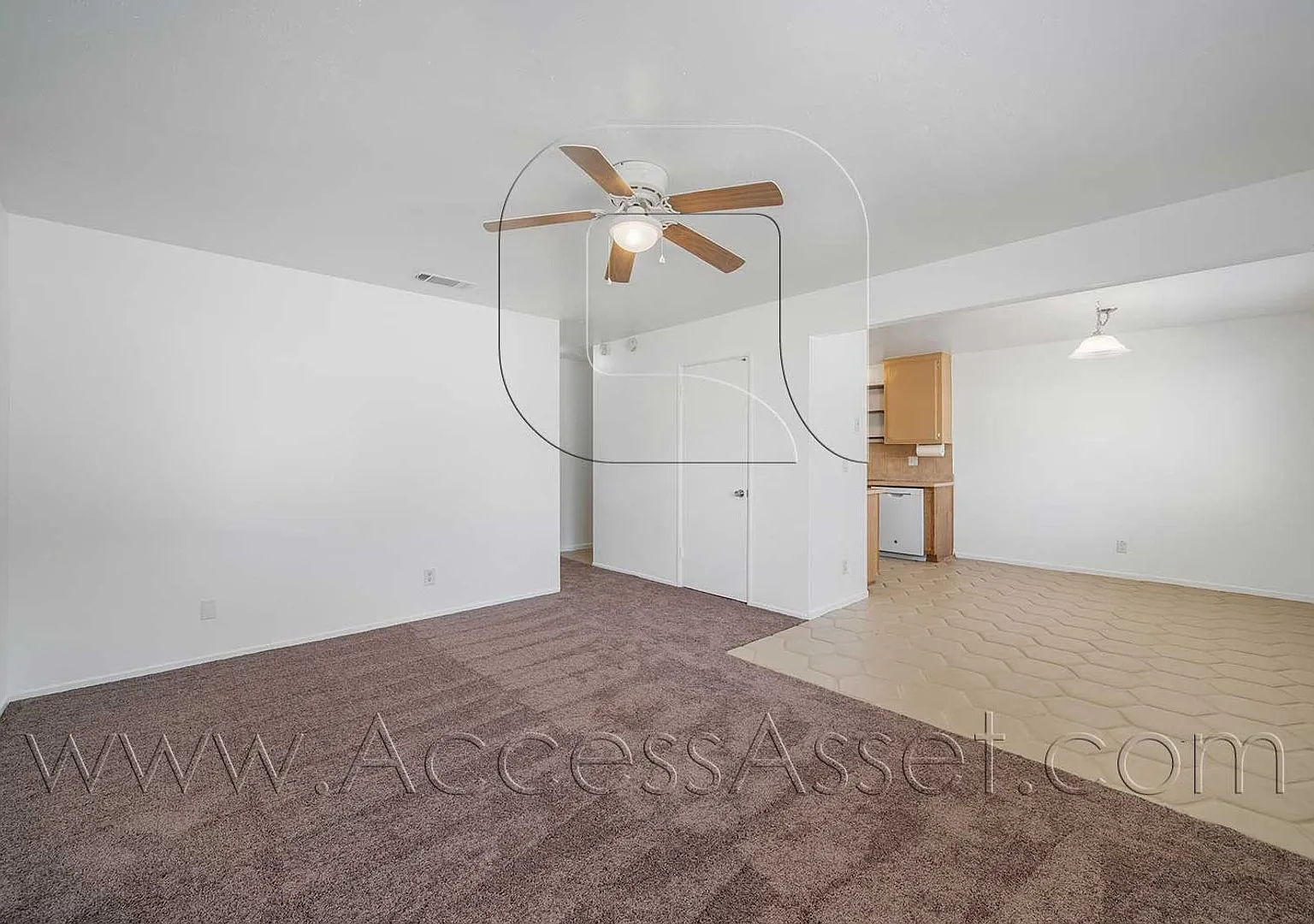 Charming 4 Bed/2 Bath home With A Spacious Yard! — Photo 4