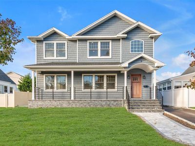 5 Yorkshire Road, New Hyde Park, NY, 11040