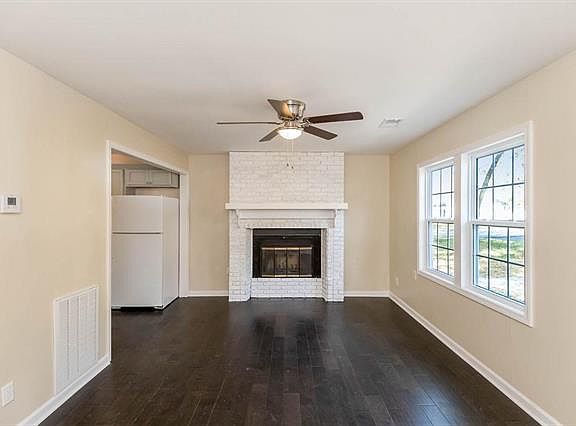 5th image of 6119 Everett Ave