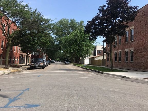 5th image of 2028 W Erie St