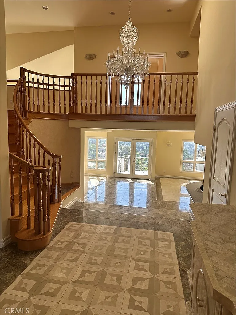 5 bed, 4.5 bath, 5428 sqft, $10,000 — Photo 4