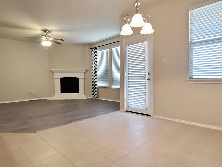 133 Oriole Dr — Photo 4