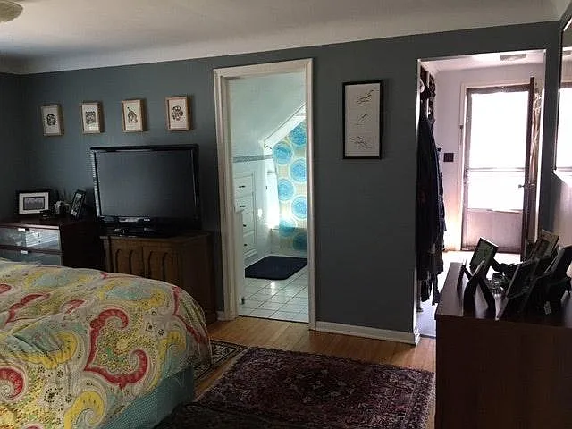 2418 33rd Ave NE — Photo 16