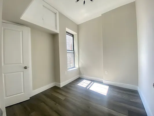 Rented by Dream Space Realty | media 23