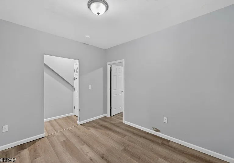 439 7th Ave #R2 — Photo 8