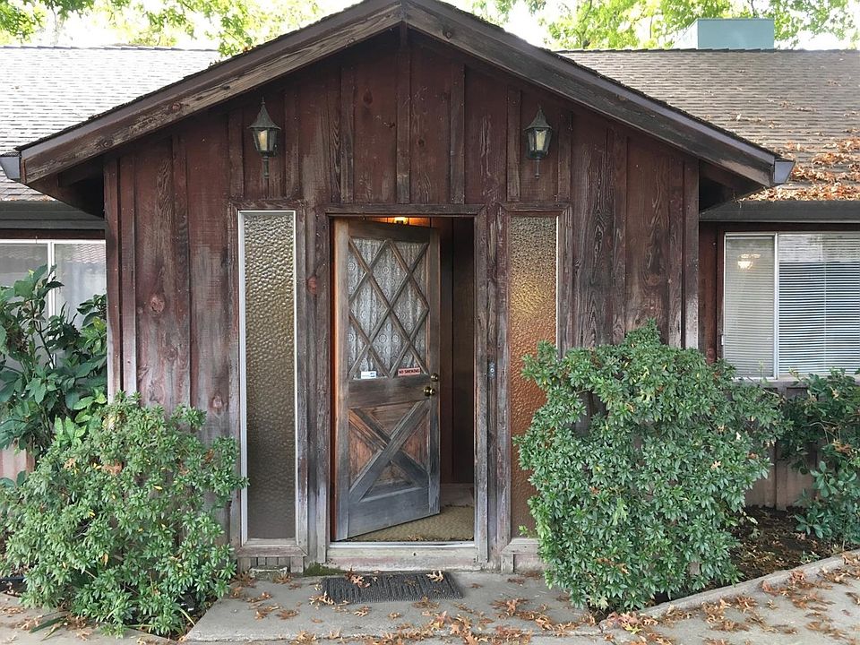1st image of 4831 Fair Oaks Blvd