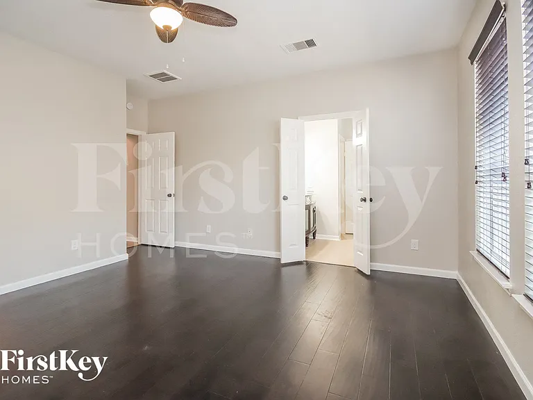 4485 Costa Brava Park — Photo 9