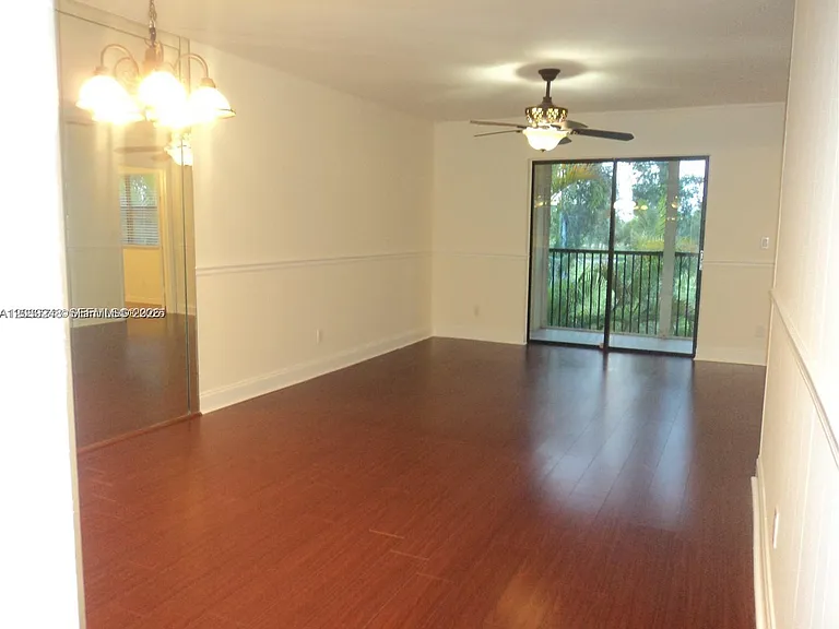 10605 NW 11th St #206 — Photo 10