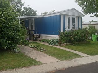 39 Charlevoix St, New Hudson, MI
