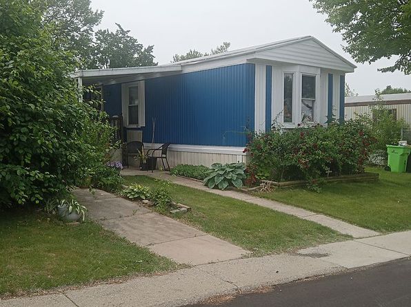 39 Charlevoix St