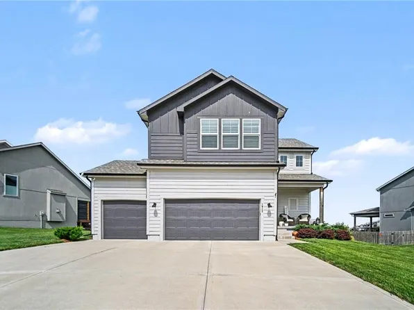 1912 SW Merryman Dr, Lees Summit, MO 64082
