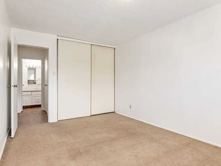 3805 Marlborough Dr NE — Photo 10