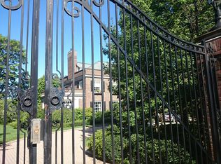 119 Hyslop Rd, Brookline, MA 02445