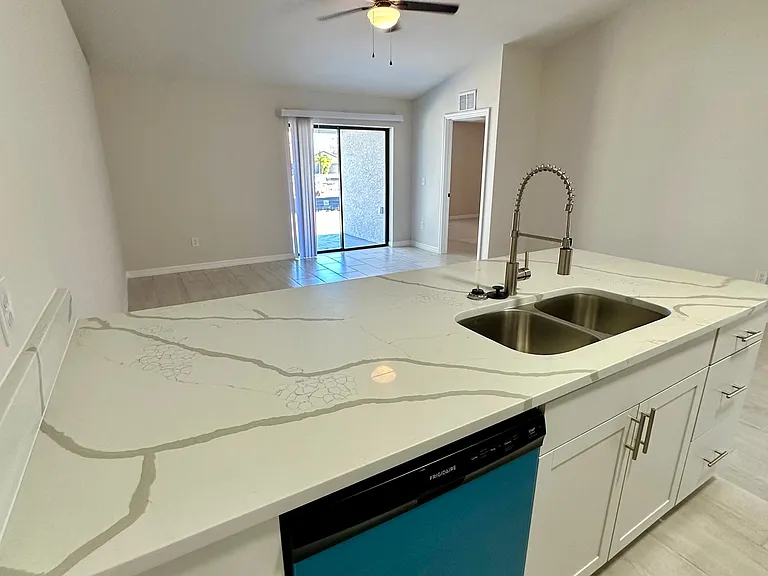 3819 SW 9th Ave #3819 — Photo 32