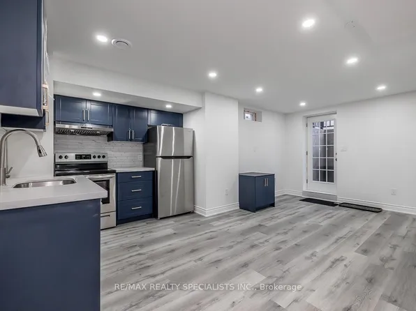 1 Huron Ln, Bradford West Gwillimbury, ON L3Z 0M8