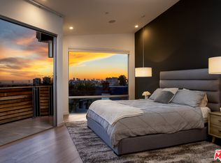 2056 Morgan Hill Dr, Los Angeles, CA 90068