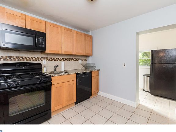 4th image of 105 Salaignac St