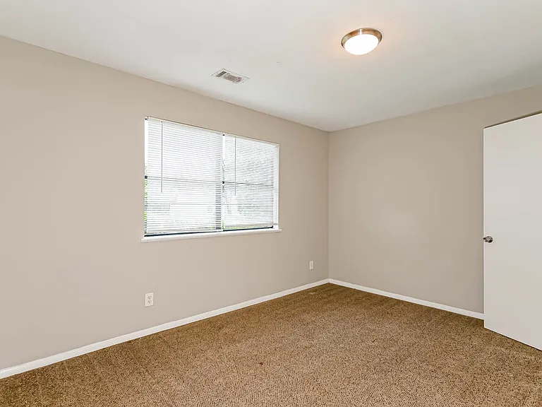 3592 Riverchase Dr — Photo 13