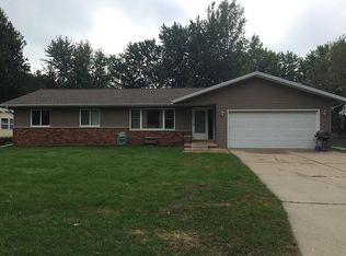 4391 Parklawn Dr, Windsor, WI 53598