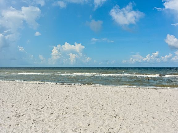 4th image of 284 Banyan Blvd