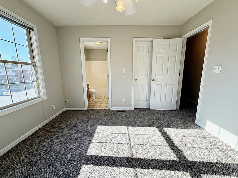 Somerset Court Apartments — Photo 15