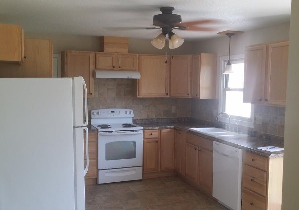 2nd image of 917 S Marshall Ave