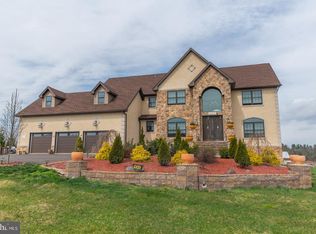 316 W Creamery Rd, Perkasie, PA 18944