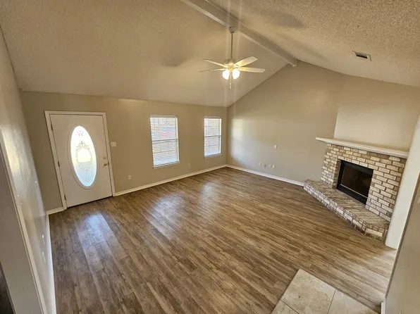 3217 N 6th St, Ocean Springs, MS 39564